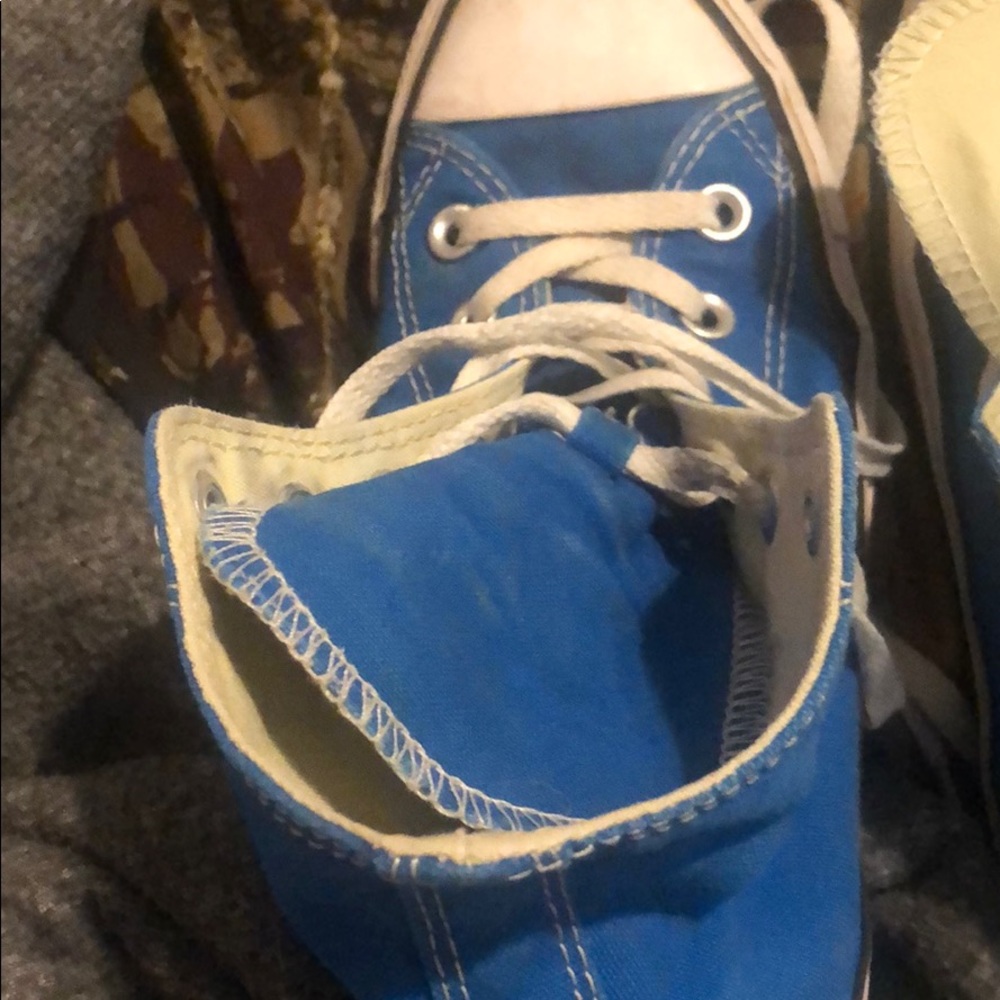 Converse - Picture 1 of 1